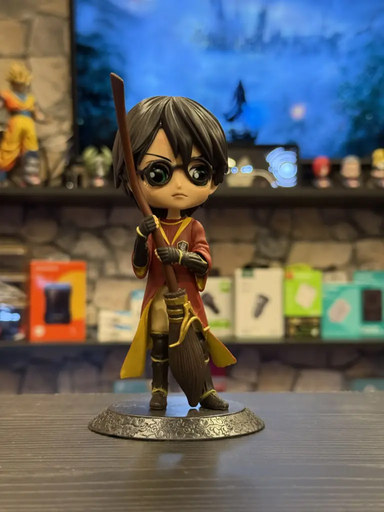 FIGURA HARRY POTTER ESCOBA